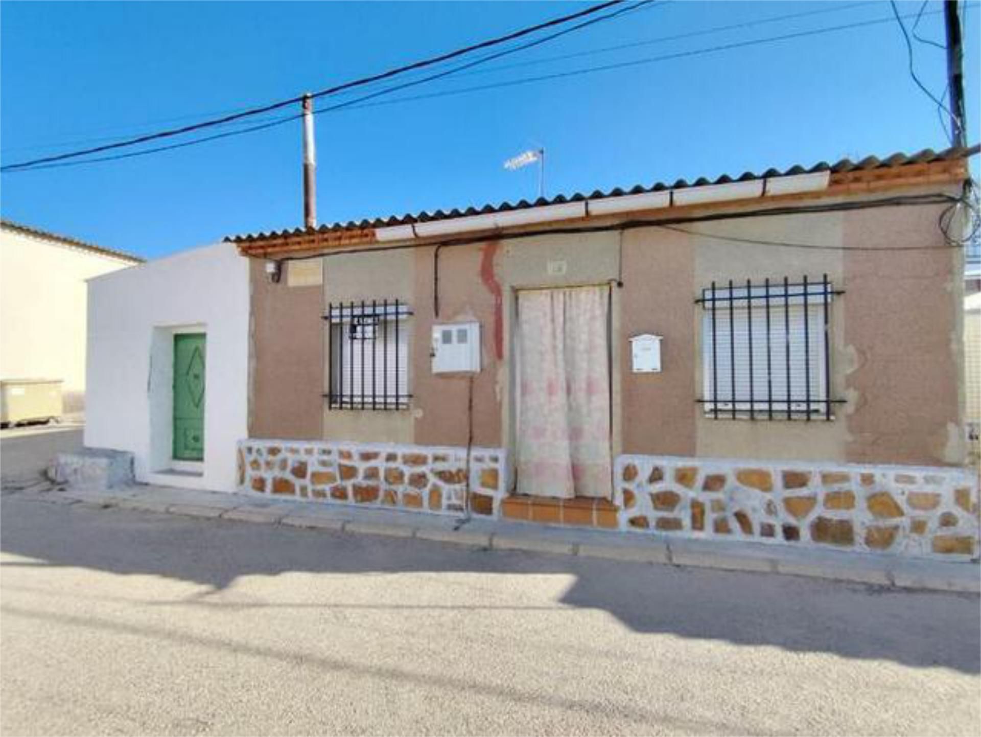 Exterior view of House or chalet for sale in Saelices