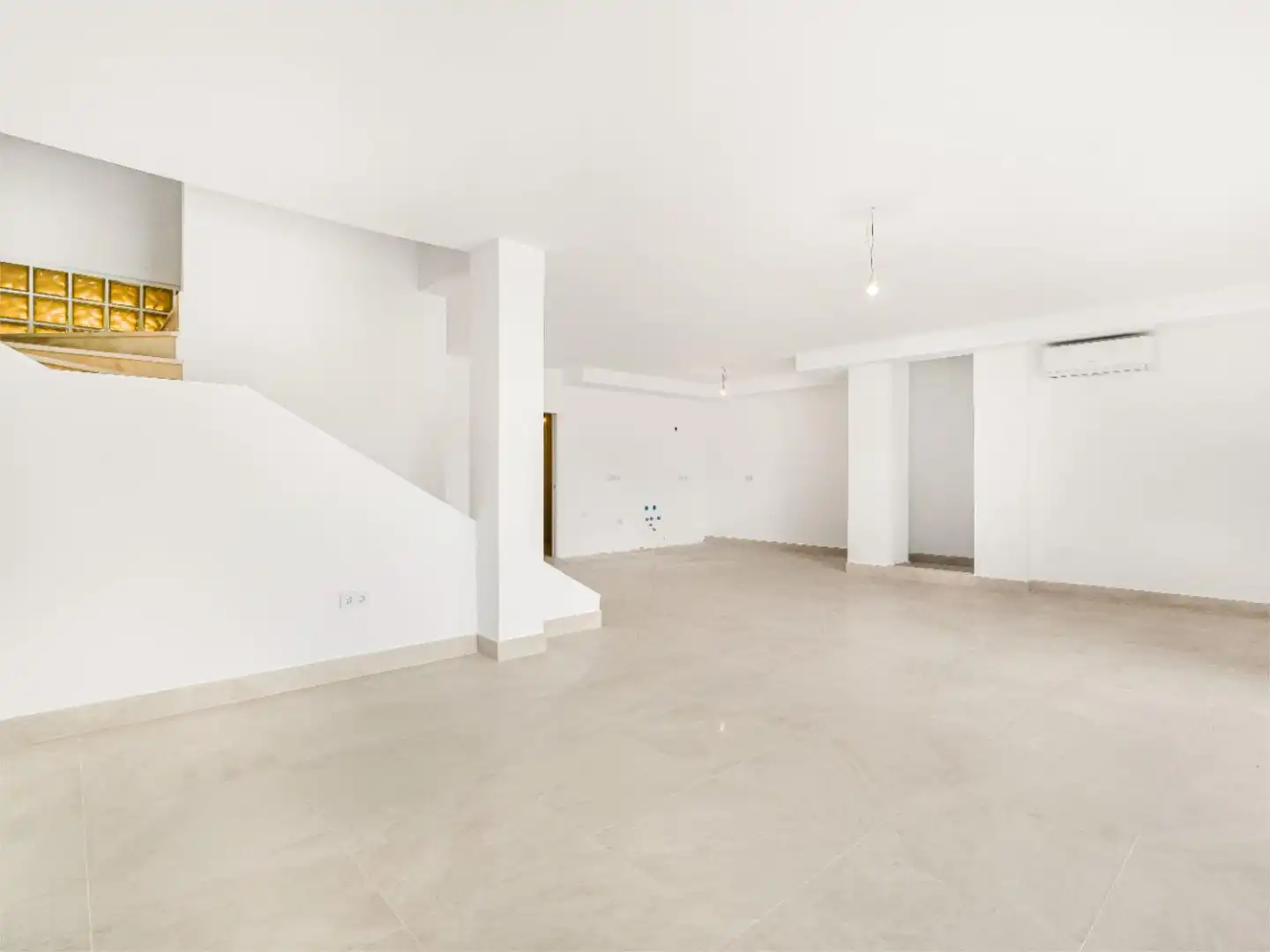 Piso en venta en Ojén con Aire acondicionado, Calefacción y Jardín privado
