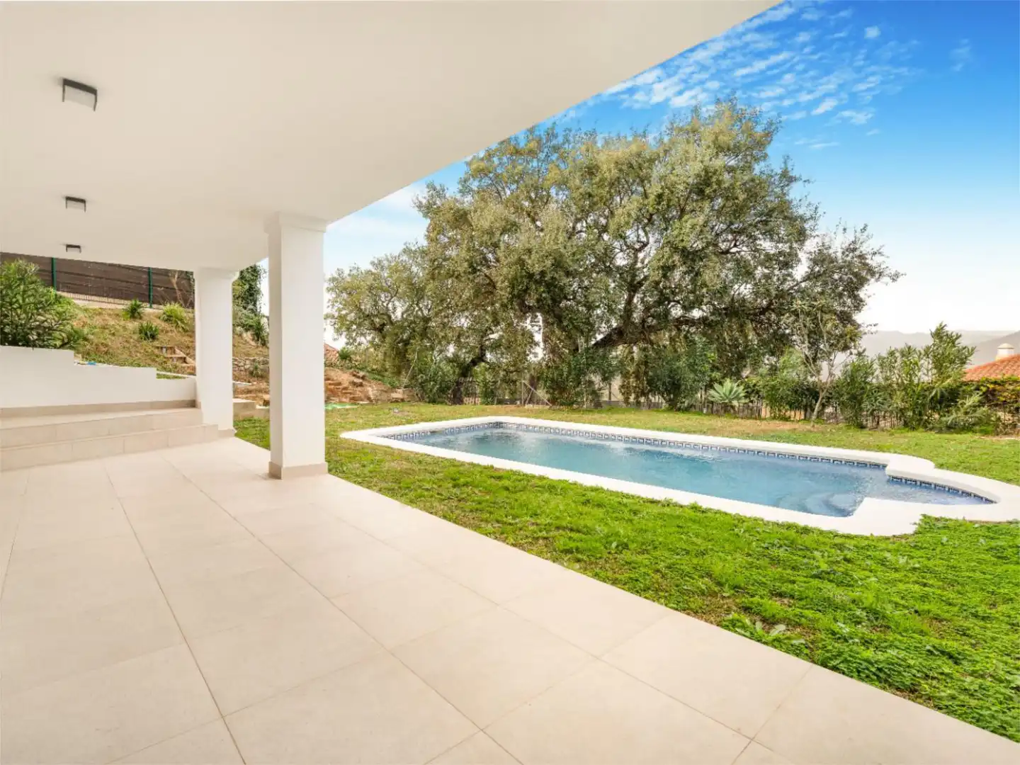 Jardín de Piso en venta en Ojén con Aire acondicionado, Calefacción y Jardín privado
