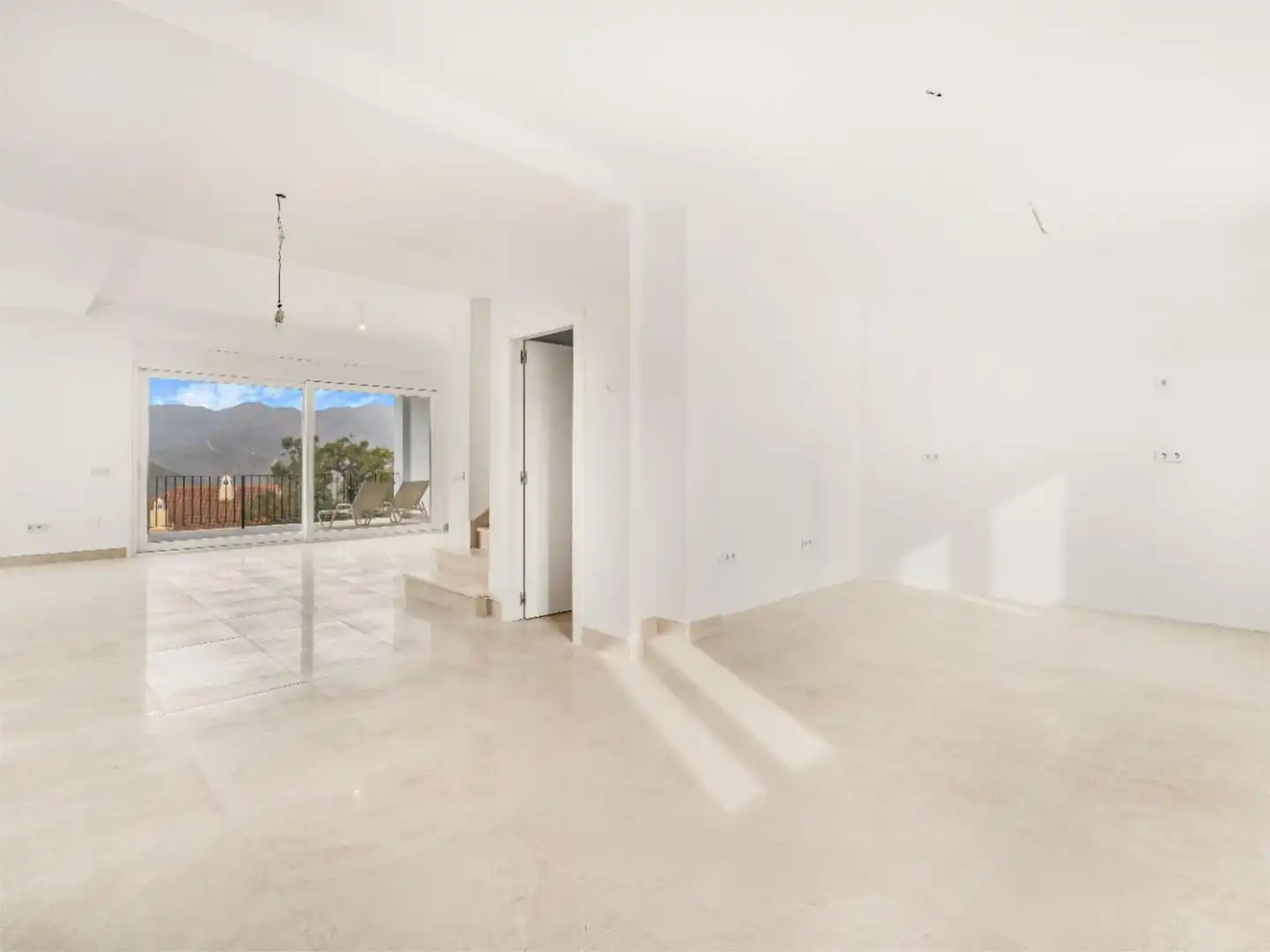 Piso en venta en Ojén con Aire acondicionado, Calefacción y Jardín privado
