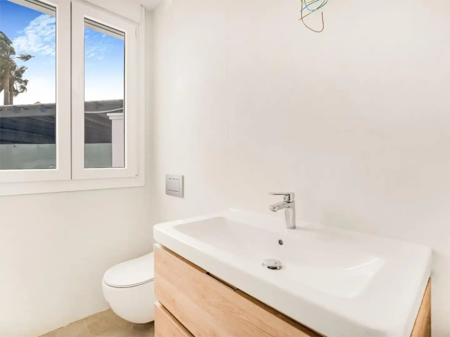Baño de Piso en venta en Ojén con Aire acondicionado, Calefacción y Jardín privado