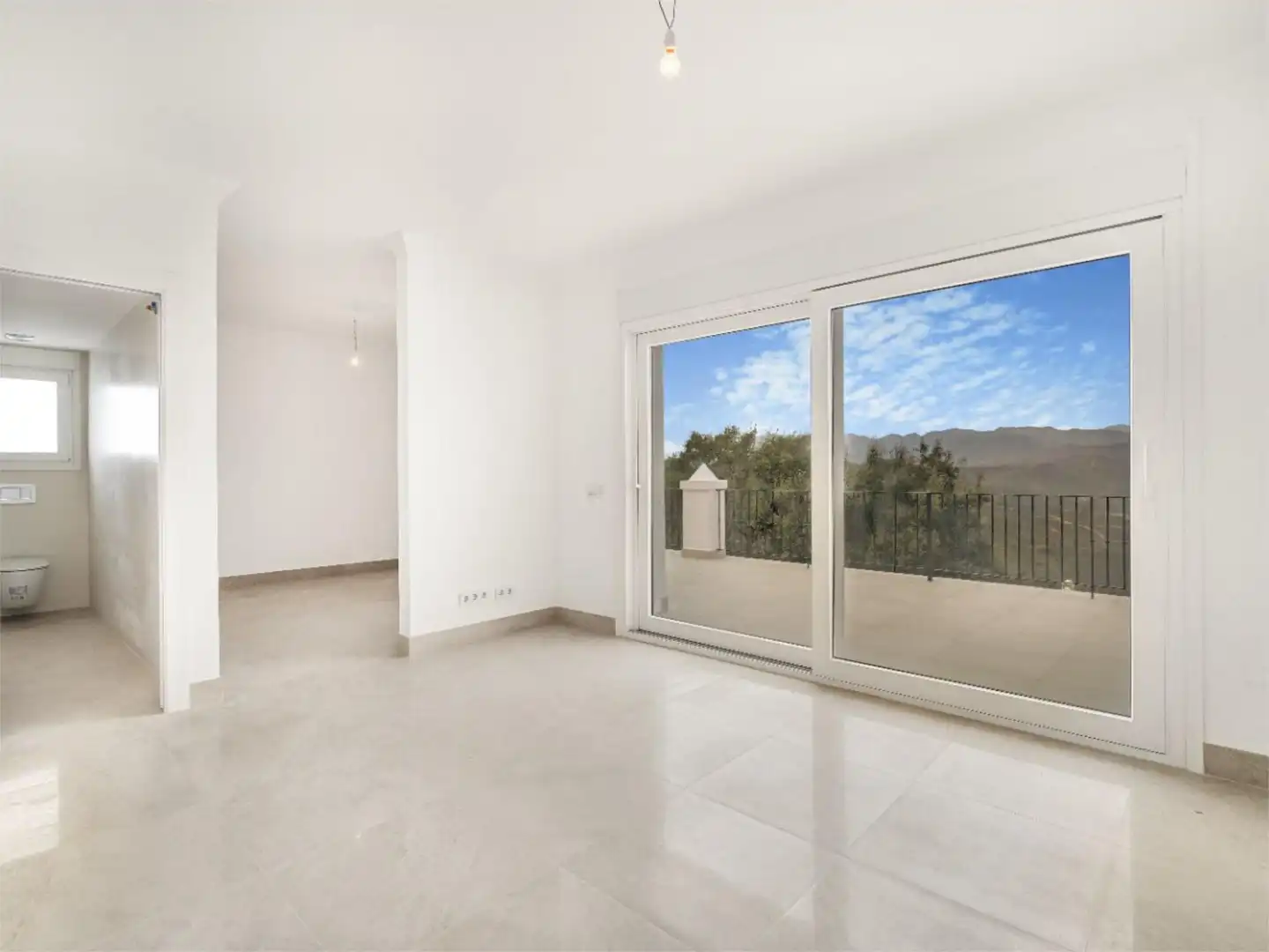 Sala de estar de Piso en venta en Ojén con Aire acondicionado, Calefacción y Jardín privado