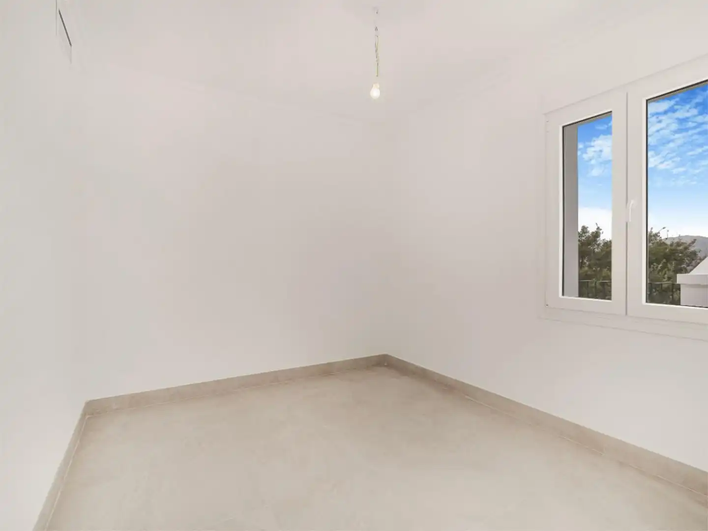 Habitación de Piso en venta en Ojén con Aire acondicionado, Calefacción y Jardín privado