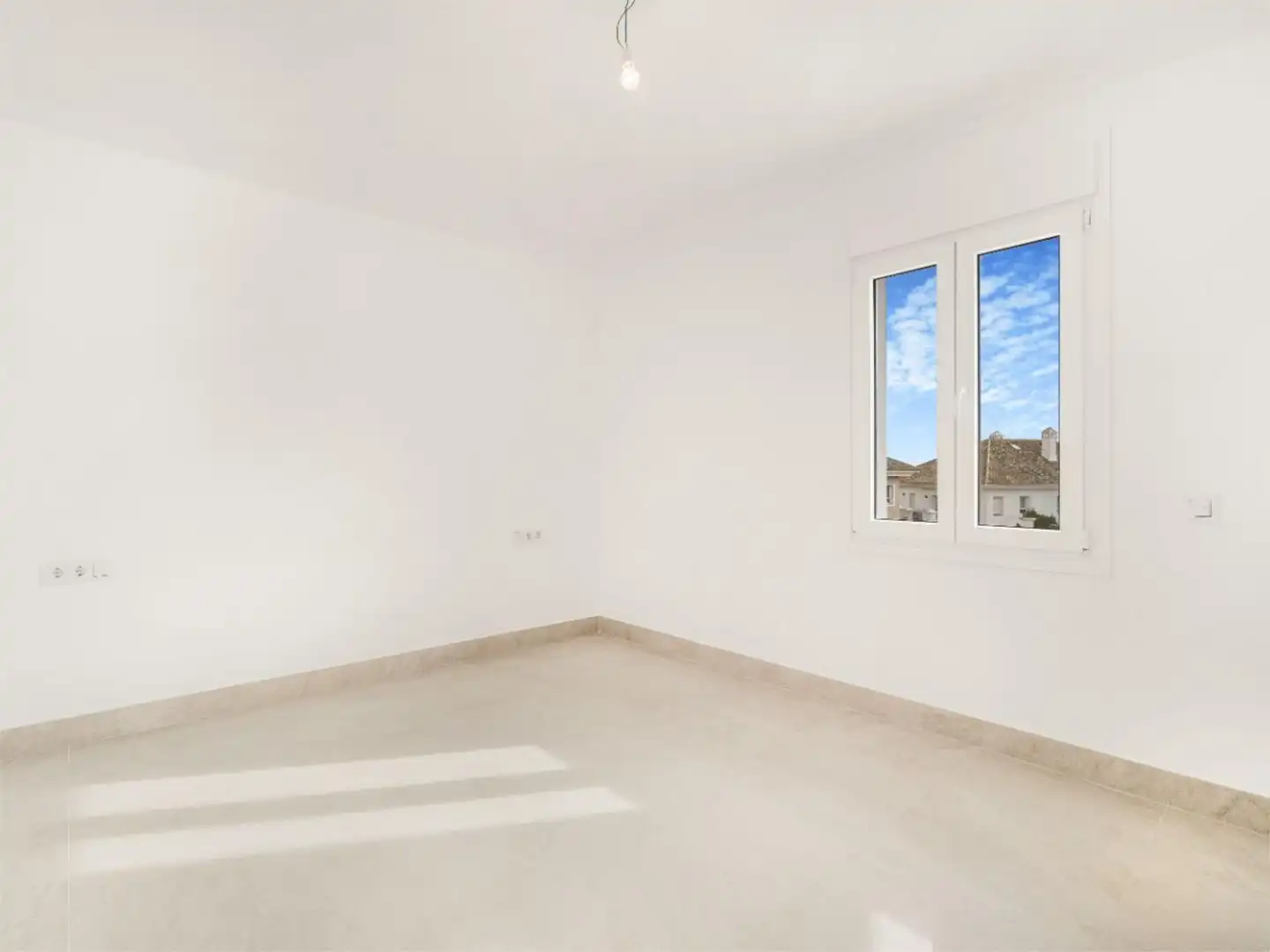 Habitación de Piso en venta en Ojén con Aire acondicionado, Calefacción y Jardín privado