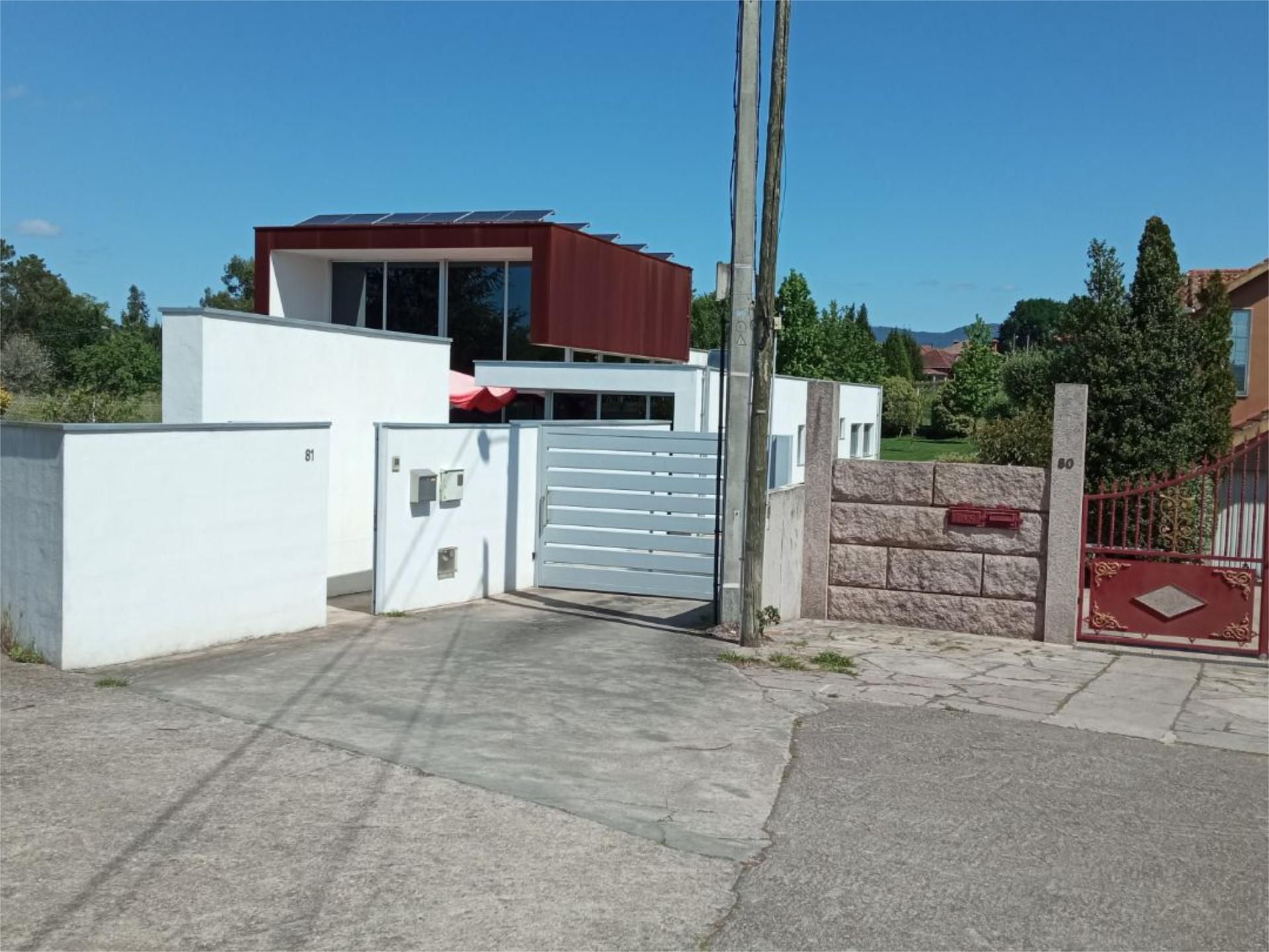 Vista exterior de Casa o xalet en venda en Tomiño amb Terrassa i Piscina