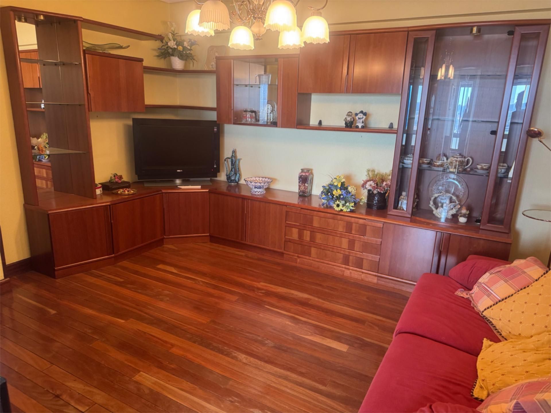 Sala d'estar de Pis en venda en Barakaldo  amb Balcó