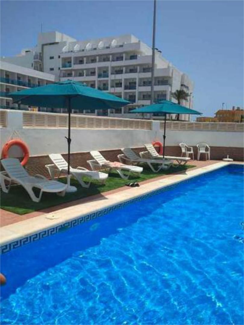 Piscina de Apartamento de alquiler en Roquetas de Mar con Calefacción, Terraza y Piscina