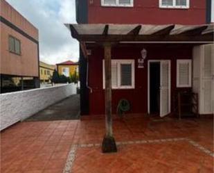 Vista exterior de Casa adosada de lloguer en Tacoronte amb Jardí privat, Terrassa i Moblat