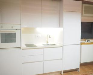 Cuina de Pis de lloguer en  Barcelona Capital amb Aire condicionat