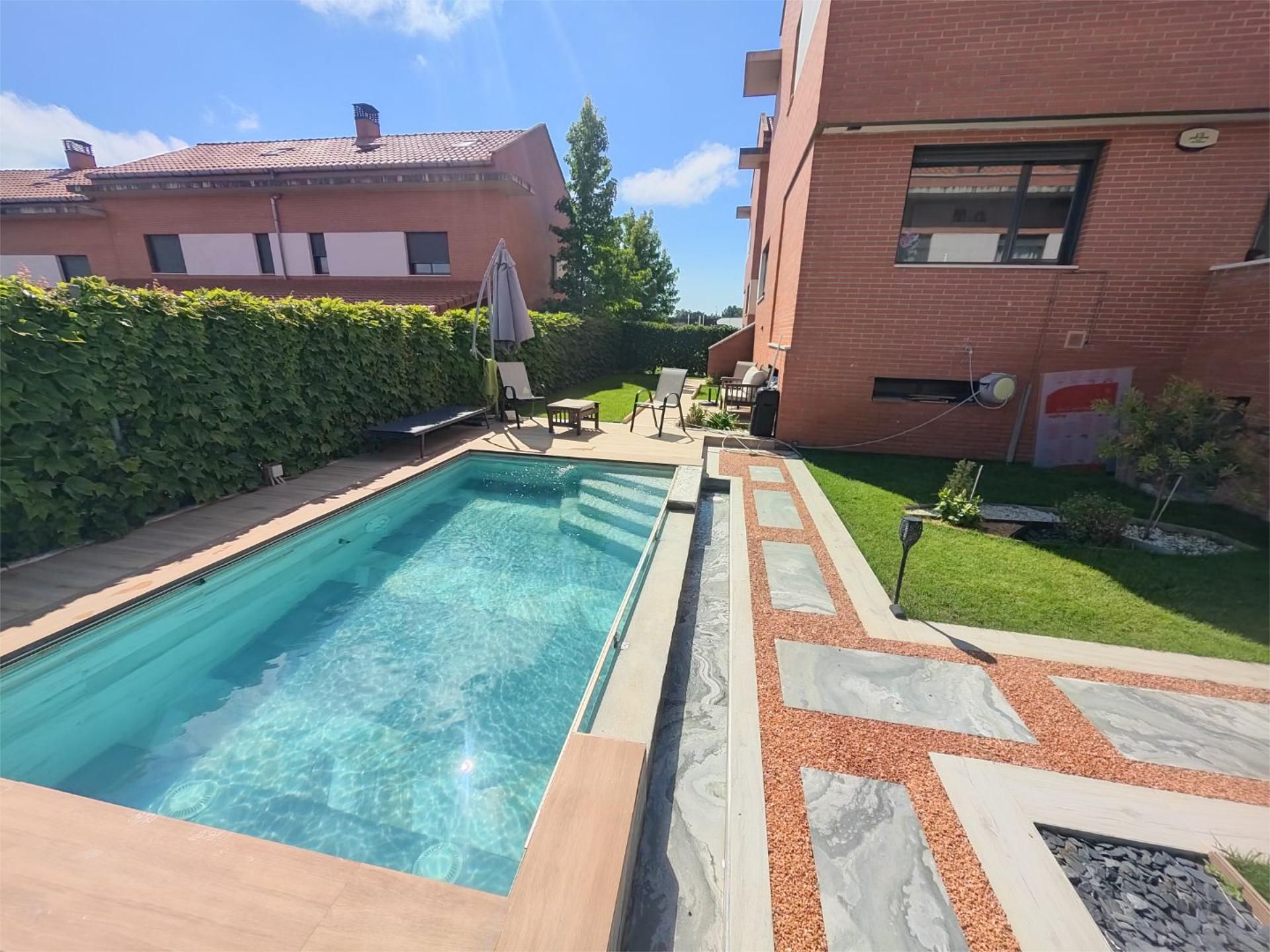 Single-family semi-detached to rent in Calle Adoberas, 4, Cirueña