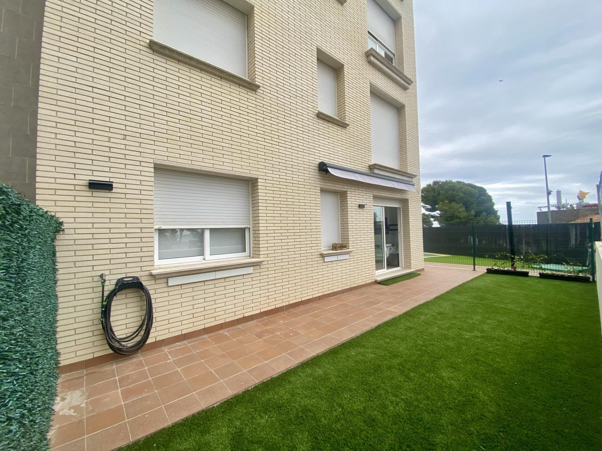 Vista exterior de Pis en venda en Calonge i Sant Antoni amb Aire condicionat, Terrassa i Piscina
