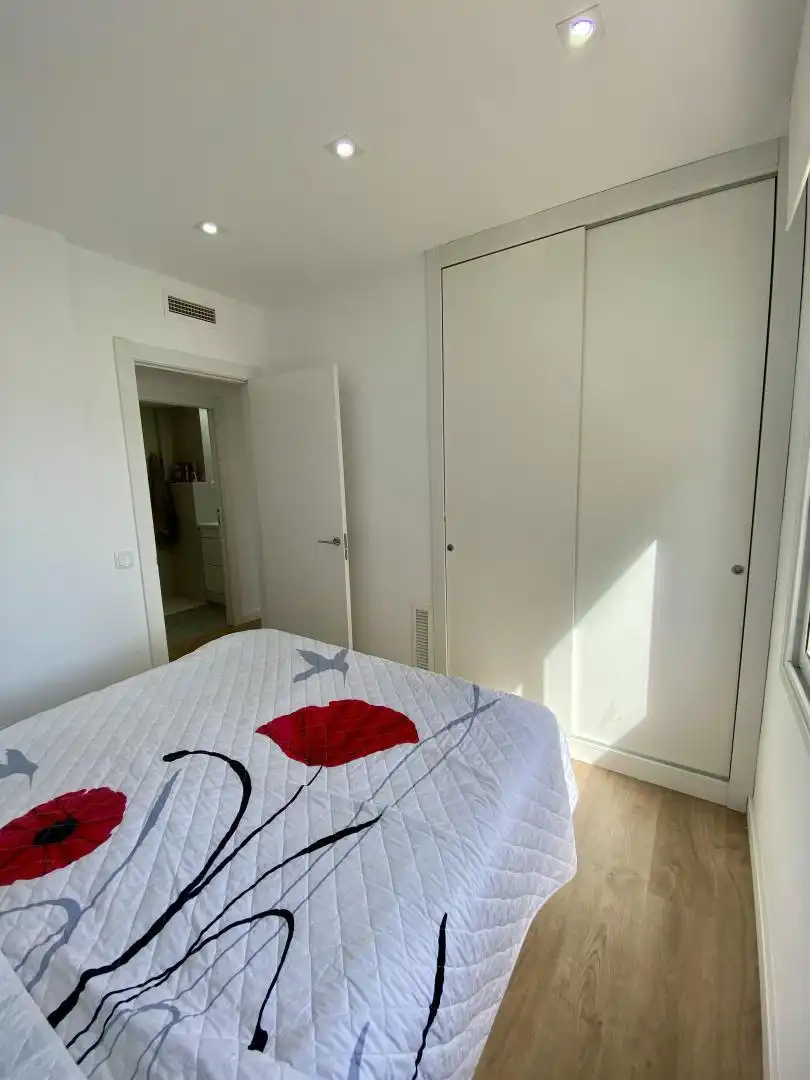 Pis en venda a Avinguda Andorra, 29, Torre Valentina - Mas Vilar de La Mutxada - Treumal Dormitori de Pis en venda en Calonge i Sant Antoni amb Aire condicionat, Terrassa i Piscina