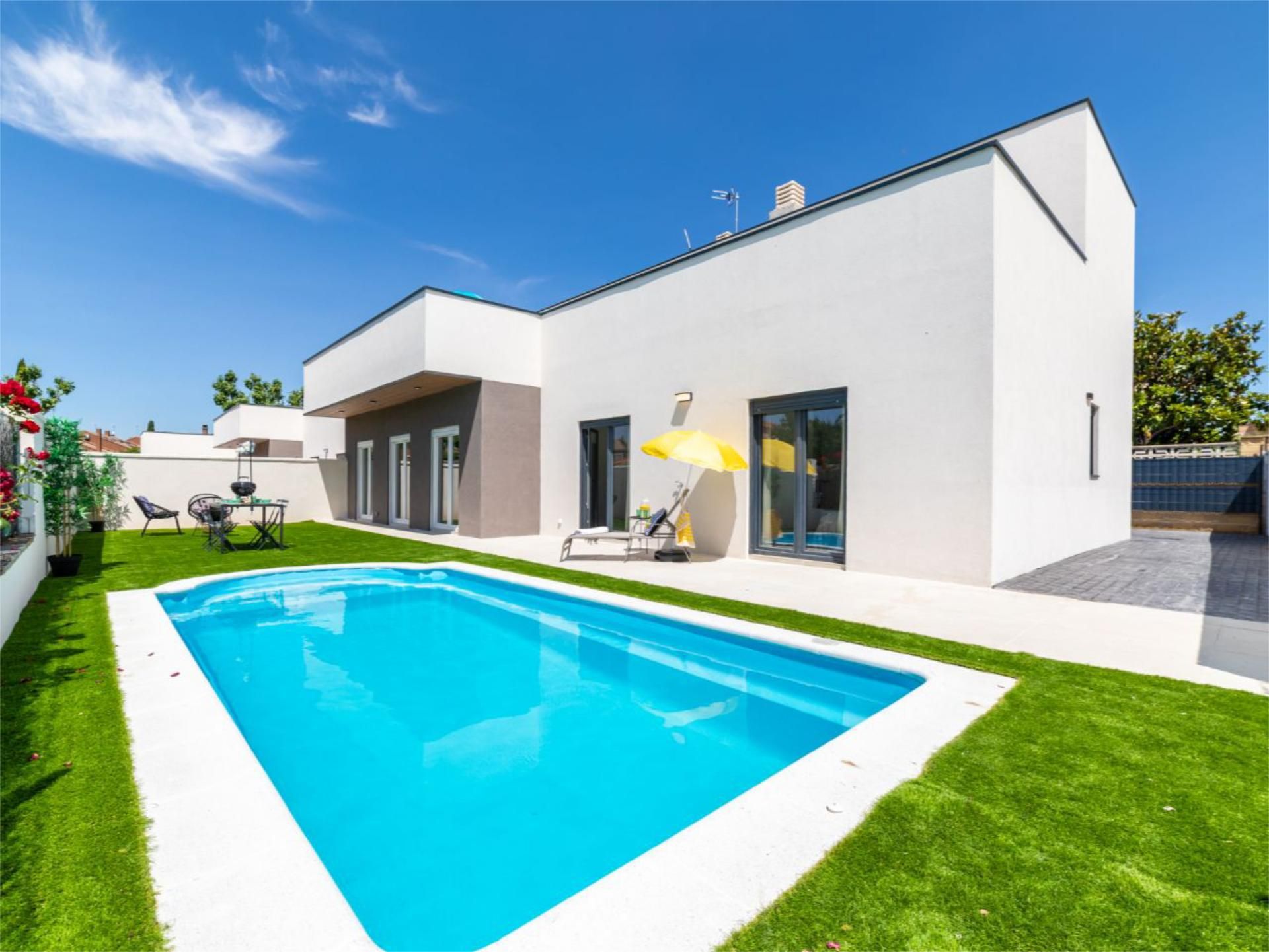 Piscina de Casa o xalet en venda en Camarma de Esteruelas amb Aire condicionat, Terrassa i Piscina