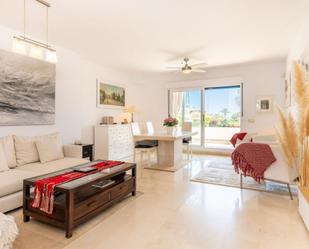 Living room of Flat for sale in Estepona  with Air Conditioner, Terrace and Swimming Pool