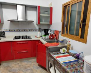 Planta baixa per a compartir a Calle Alfambra, 13, Caserones - La Higuera