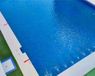 Piscina de Apartament de lloguer en Roquetas de Mar amb Aire condicionat, Calefacció i Jardí privat