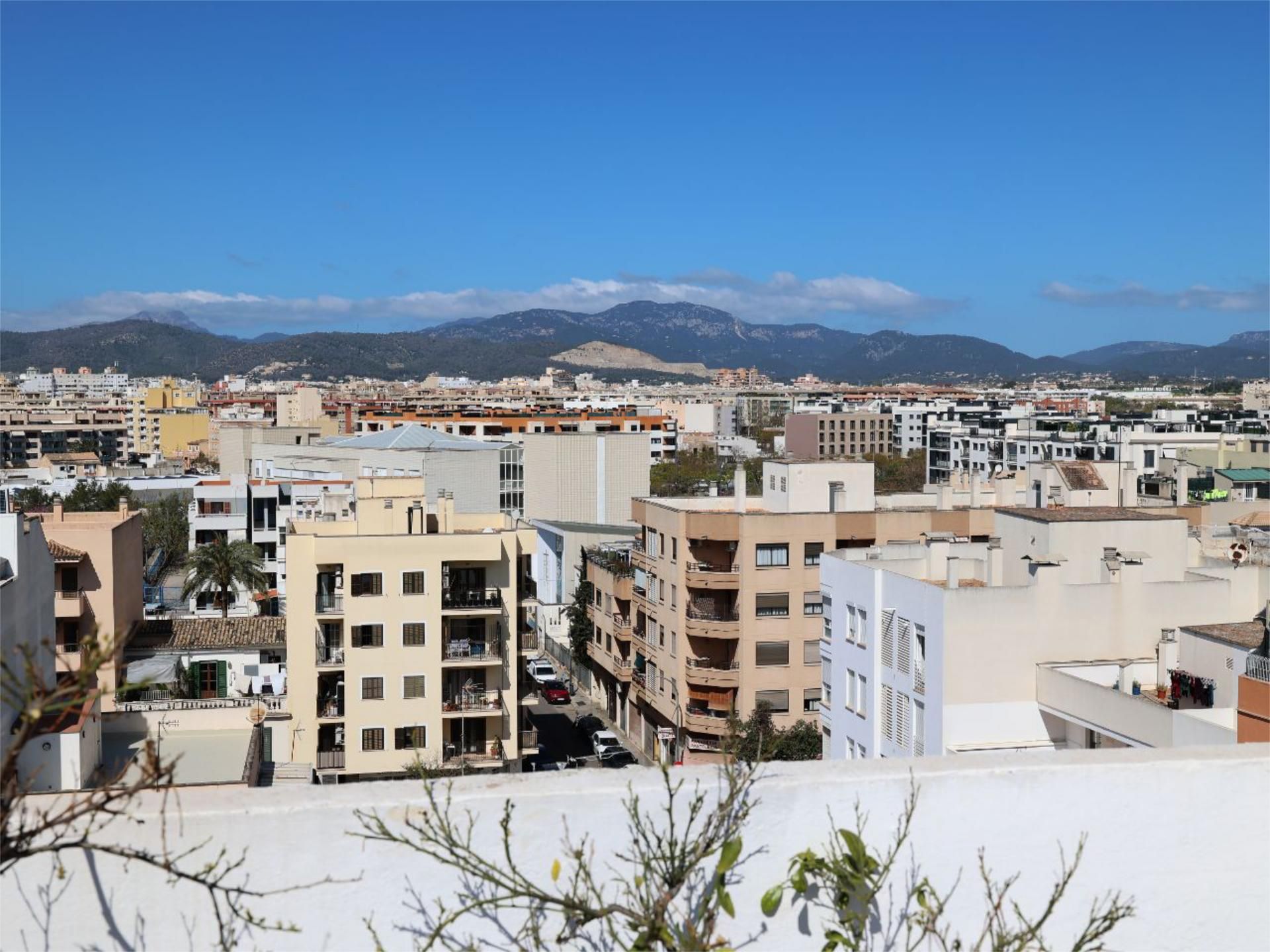 Vista exterior de Àtic en venda en  Palma de Mallorca amb Aire condicionat, Terrassa i Balcó