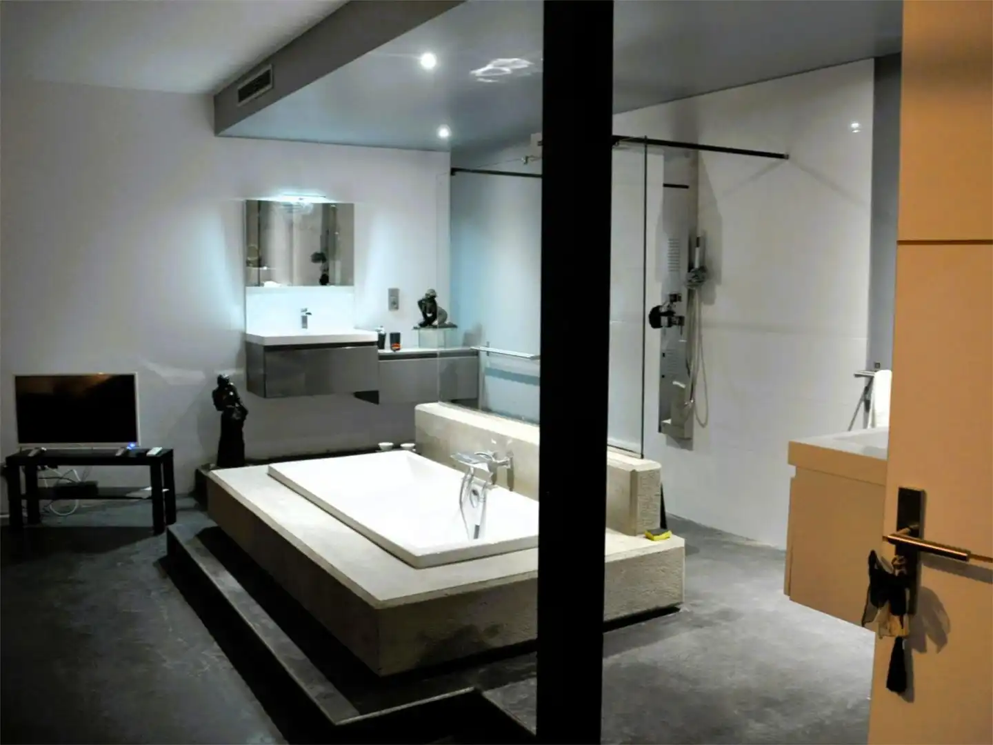 Casa o xalet en venda a Carrer Estret, 7, Mollet de Peralada Bany de Casa o xalet en venda en Mollet de Peralada amb Aire condicionat, Calefacció i Jardí privat