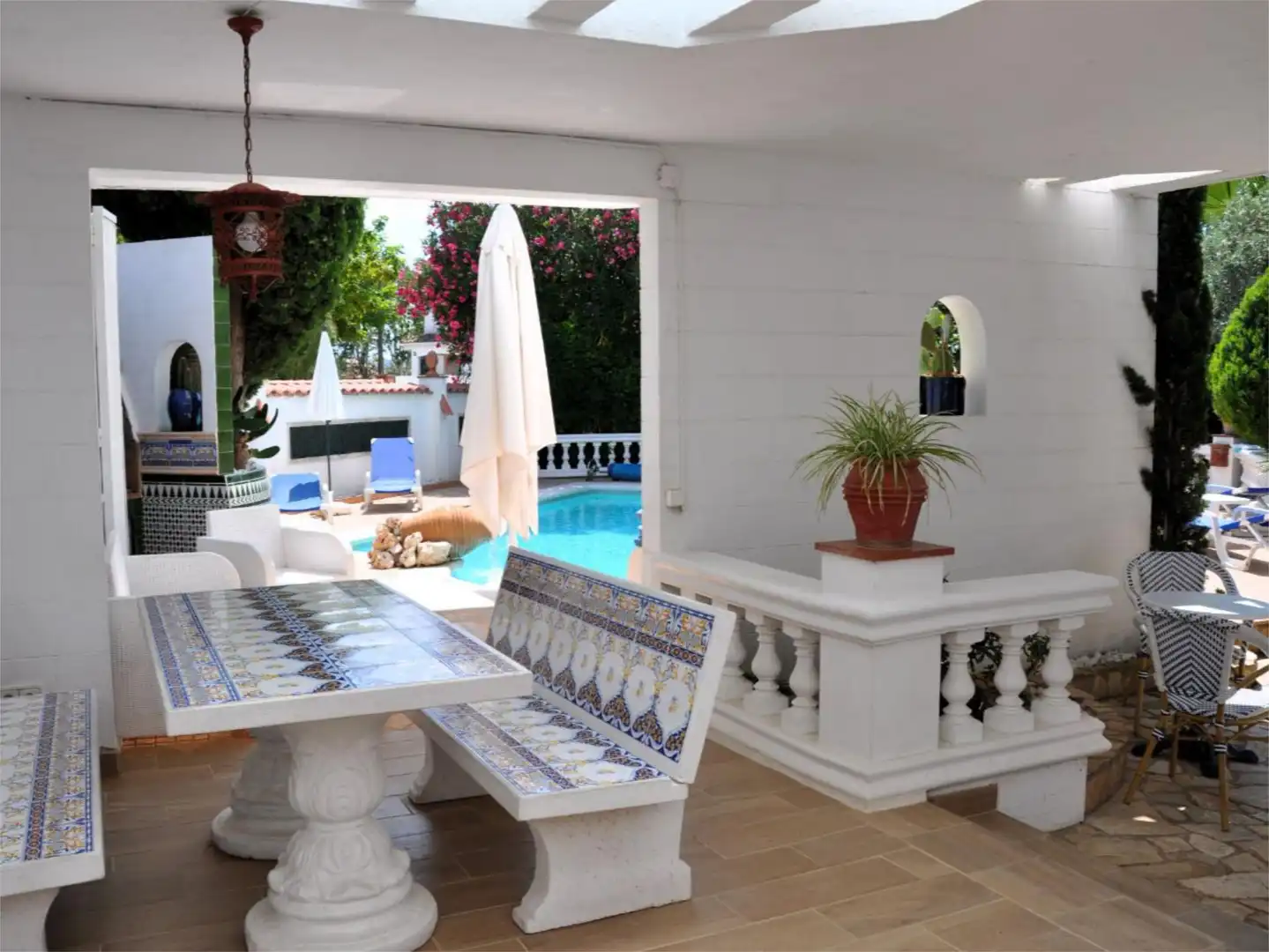 Piso en venta en Carrer Port Siroco, 4, Port Grec - Port Moxó Terraza de Piso en venta en Empuriabrava con Aire acondicionado, Calefacción y Jardín privado