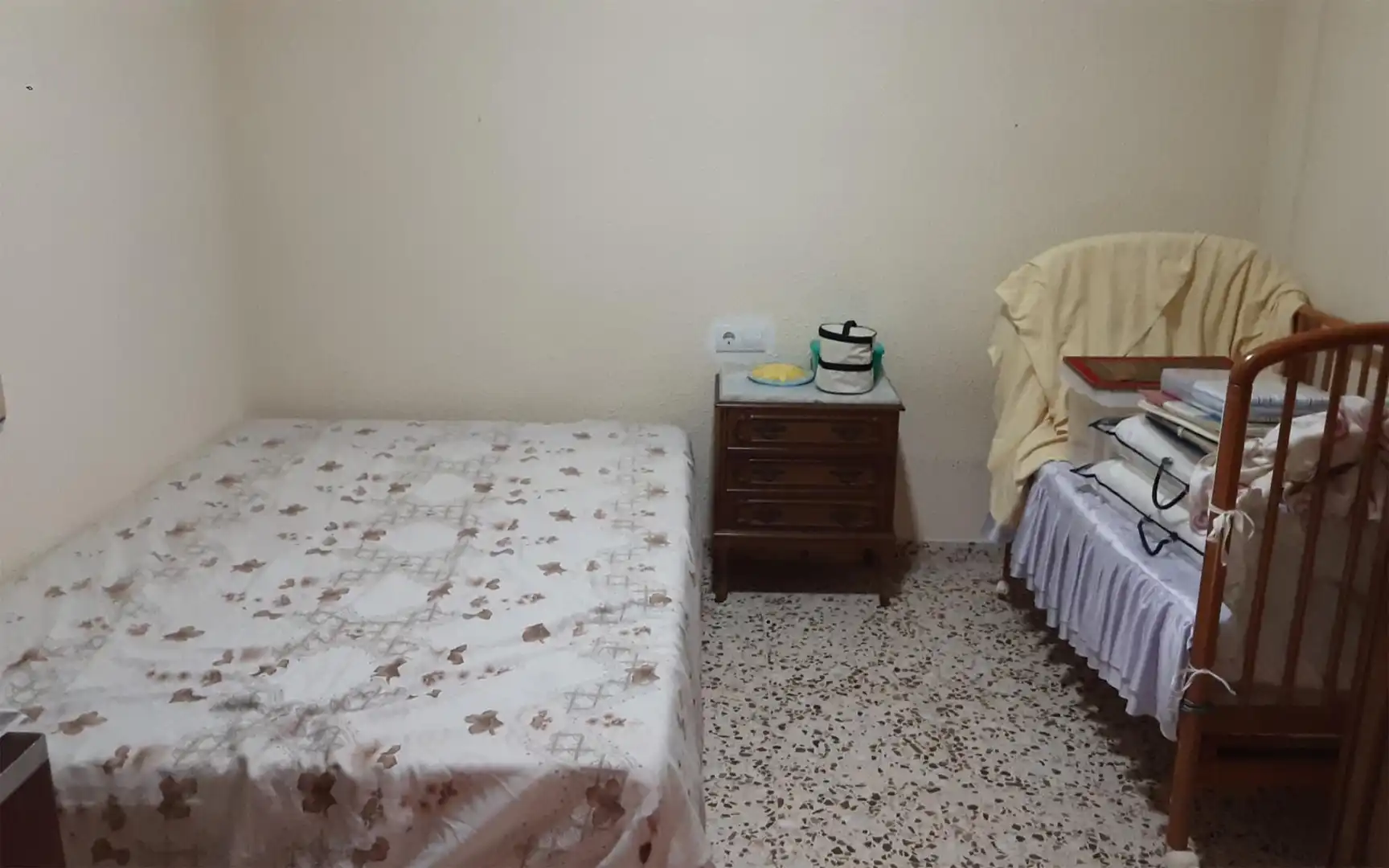 Casa o xalet en venda a Calle de Valencia, 58, Chulilla Dormitori de Casa o xalet en venda en Chulilla amb Terrassa i Balcó