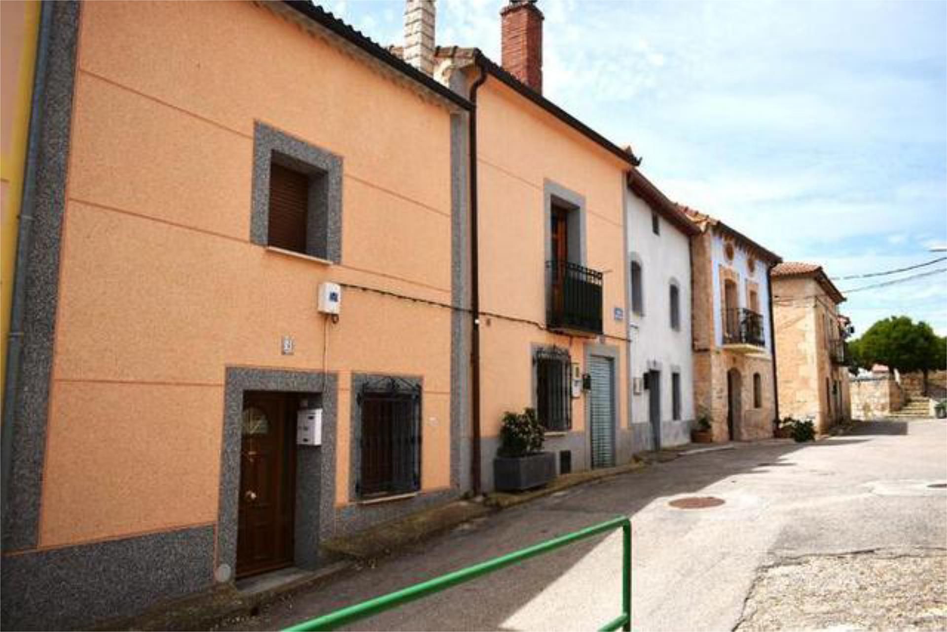 Vista exterior de Casa o xalet en venda en Pedrosa de Duero amb Terrassa, Traster i Moblat