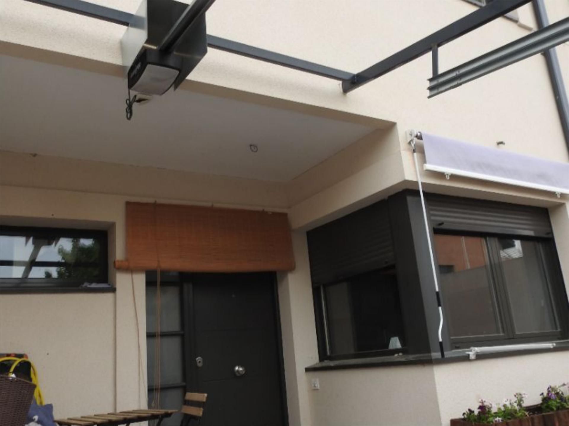 Vista exterior de Casa o xalet en venda en Villamantilla amb Aire condicionat, Calefacció i Jardí privat