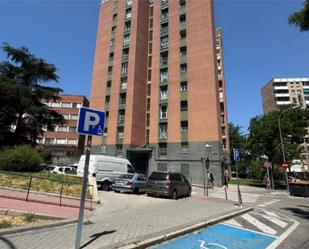 Aparcament de Pis en venda en  Madrid Capital amb Parquet i Terrassa