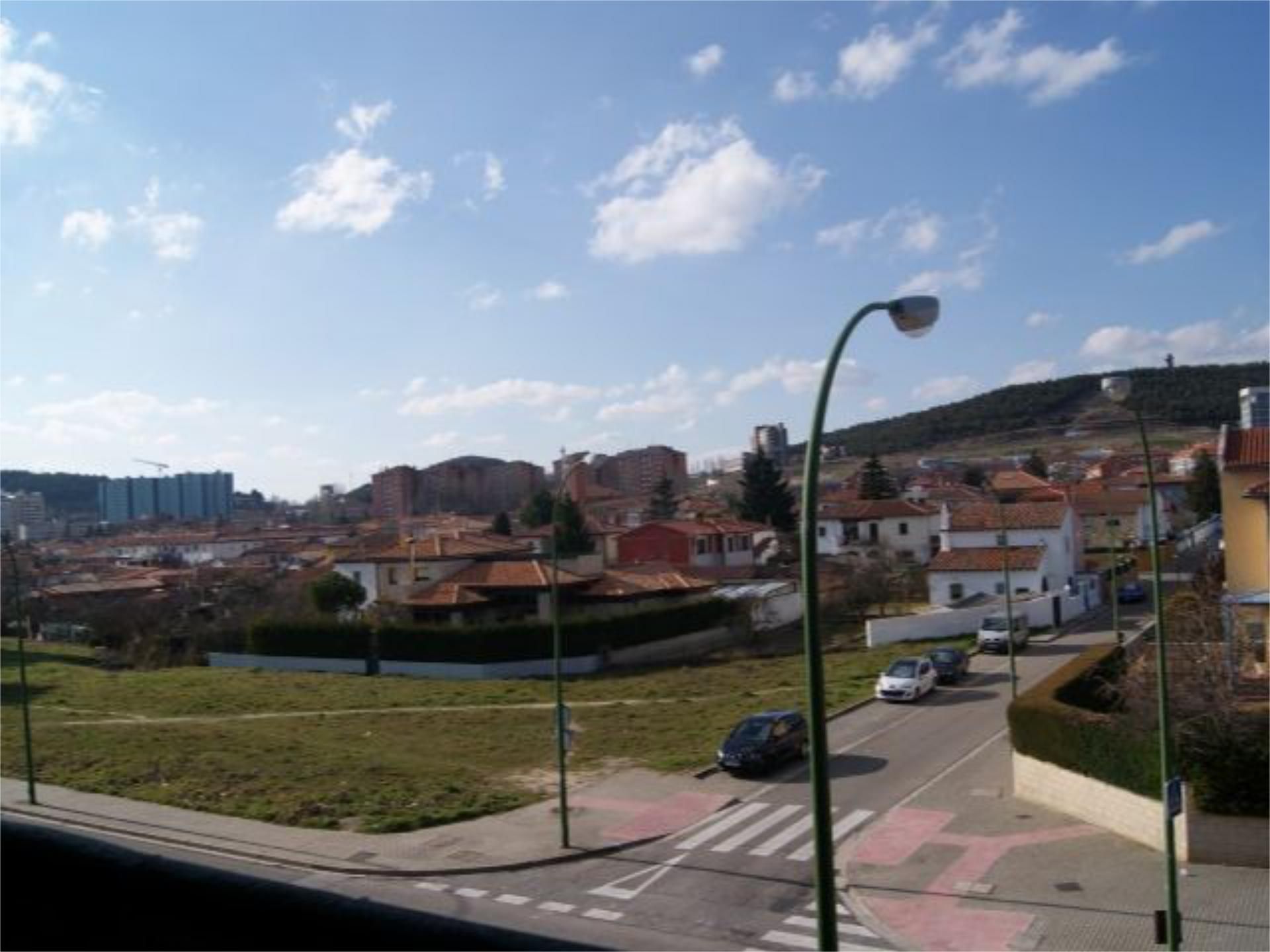 Vista exterior de Dúplex en venda en Burgos Capital amb Calefacció, Parquet i Terrassa