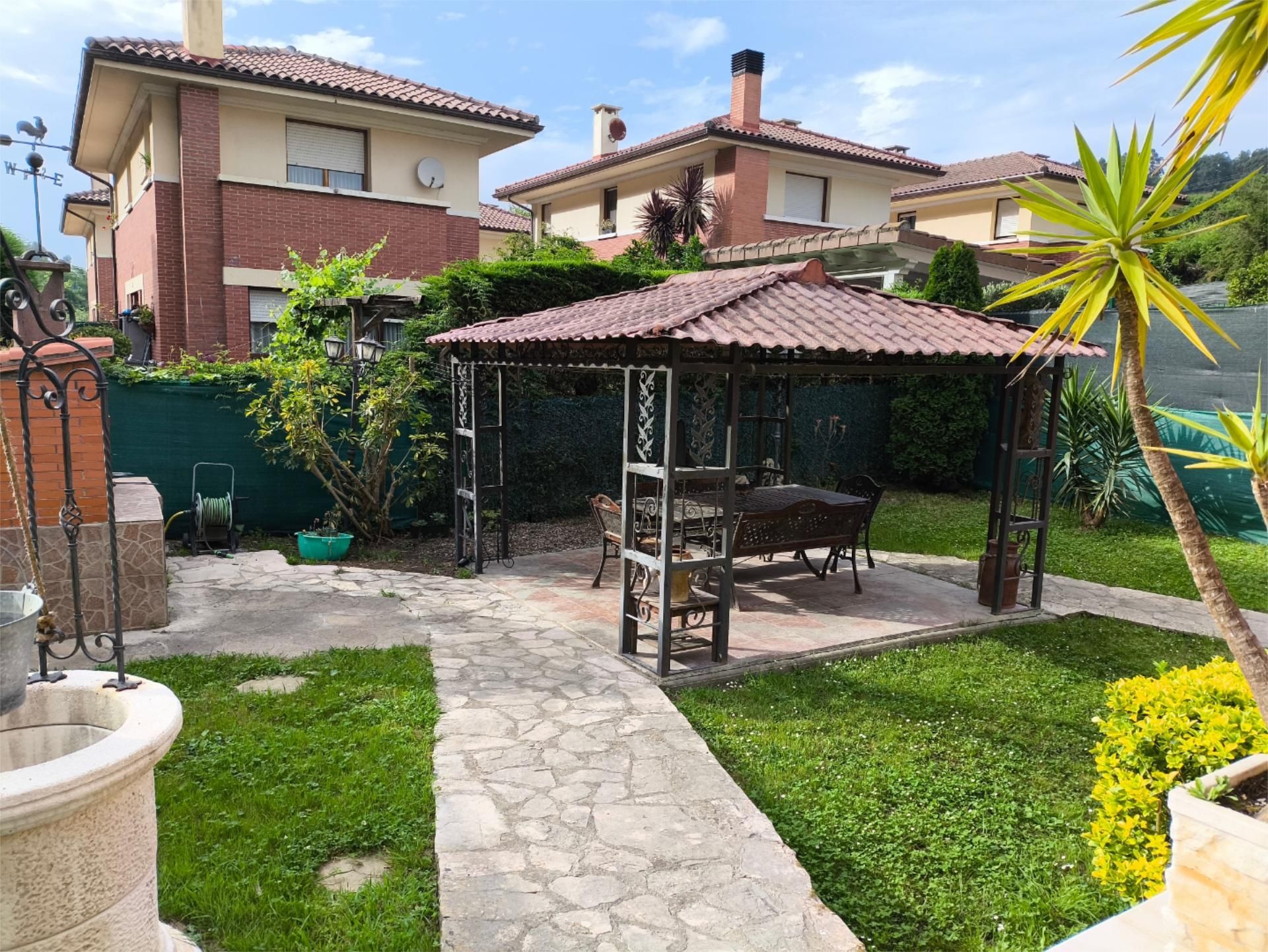 Jardí de Casa o xalet en venda en Castro-Urdiales amb Balcó
