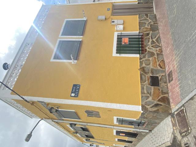 Casa adosada en Venta en Calle Huertas, 12 en Alaejos