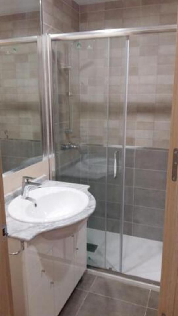 Bathroom of Flat to rent in Ávila Capital  with Heating, Terrace and Furnished