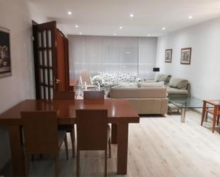 Sala d'estar de Pis de lloguer en Cerdanyola del Vallès amb Balcó