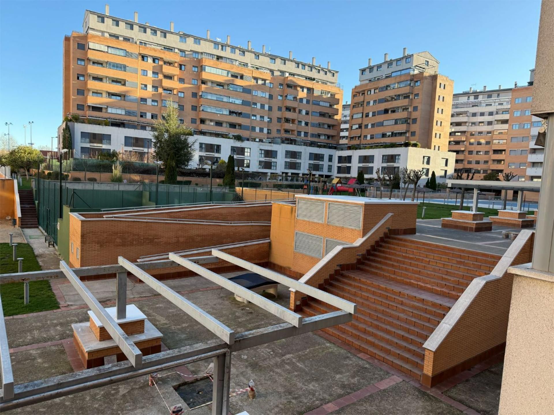 Exterior view of Flat for sale in Alcorcón  with Air Conditioner and Swimming Pool