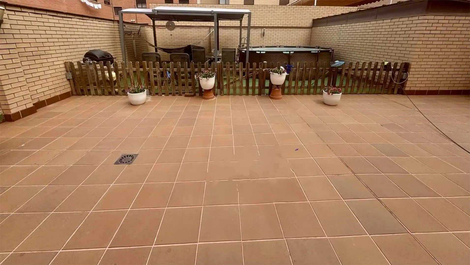 Wohnung zum Verkauf in Avenida San Sebastián, 3, Centro ciudad Terrasse von Wohnung zum Verkauf in Linares mit Klimaanlage, Heizung und Privatgarten