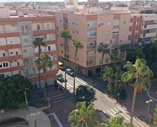 Vista exterior de Pis de lloguer en  Almería Capital amb Moblat