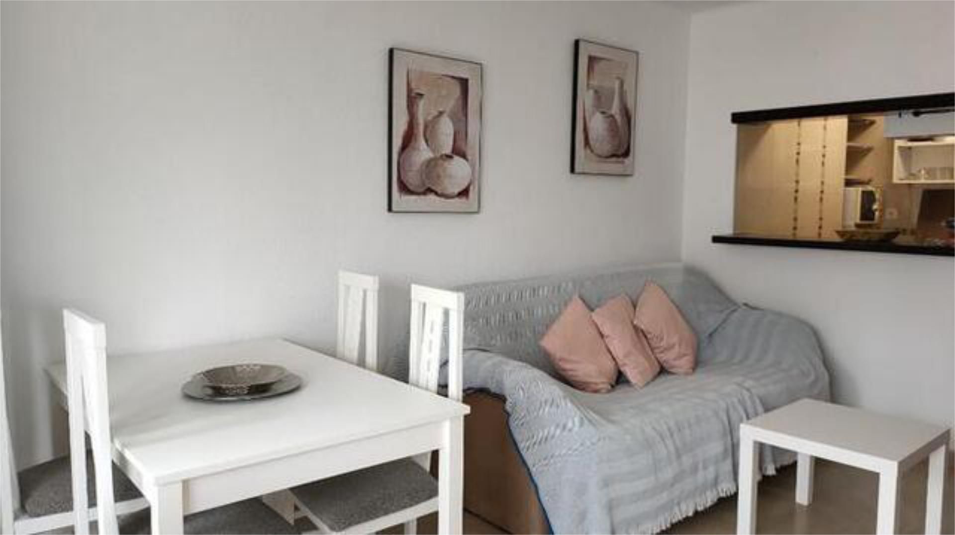 Dormitori de Apartament de lloguer en Torrox amb Calefacció, Terrassa i Piscina