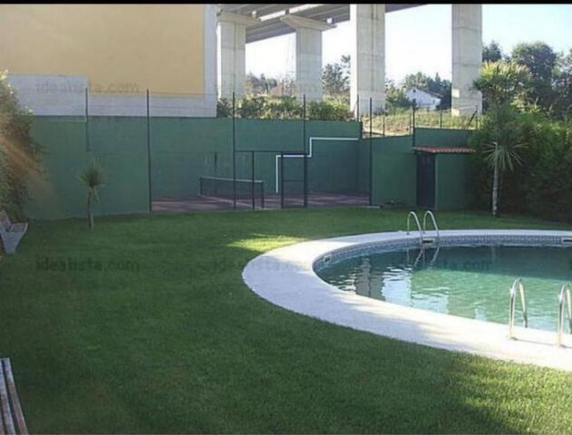 Piscina de Casa adosada en venda en Santiago de Compostela  amb Terrassa
