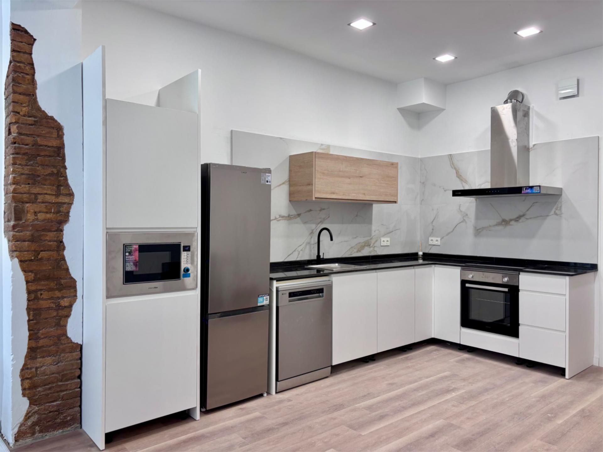 Kitchen of Planta baja to rent in  Valencia Capital  with Air Conditioner, Parquet flooring and Terrace