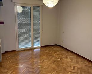 Dormitori de Apartament de lloguer en  Madrid Capital amb Aire condicionat i Balcó