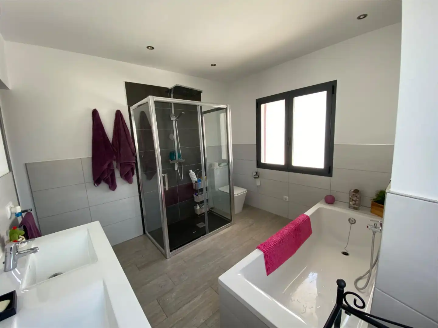 Baño de Piso en venta en  Palma de Mallorca con Aire acondicionado, Calefacción y Jardín privado