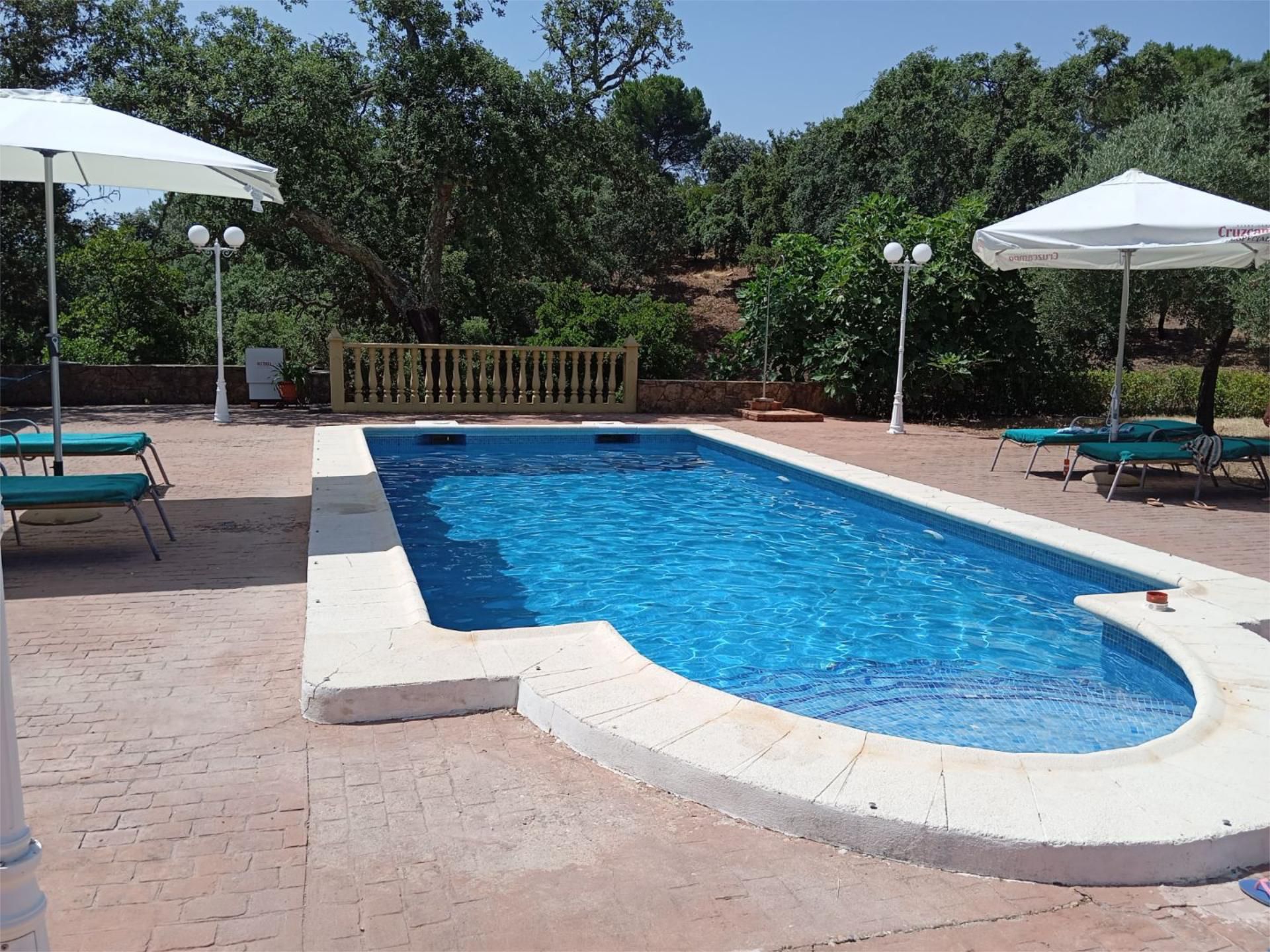 Piscina de Casa o xalet en venda en  Córdoba Capital amb Aire condicionat, Calefacció i Jardí privat