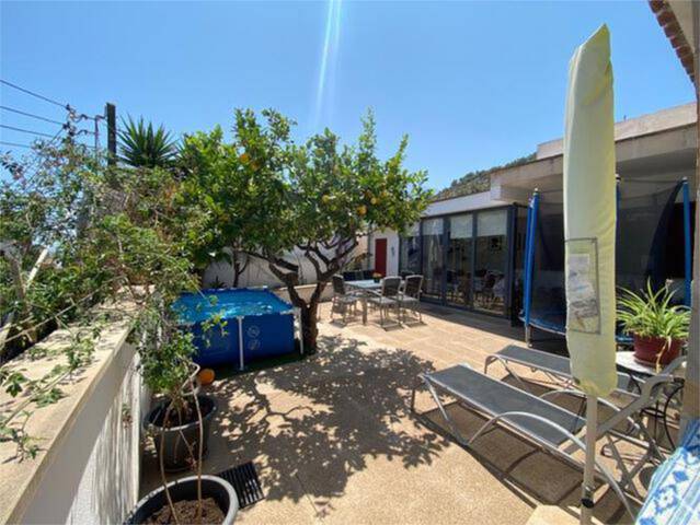 Casa adosada en Venta en Zona los Colegios