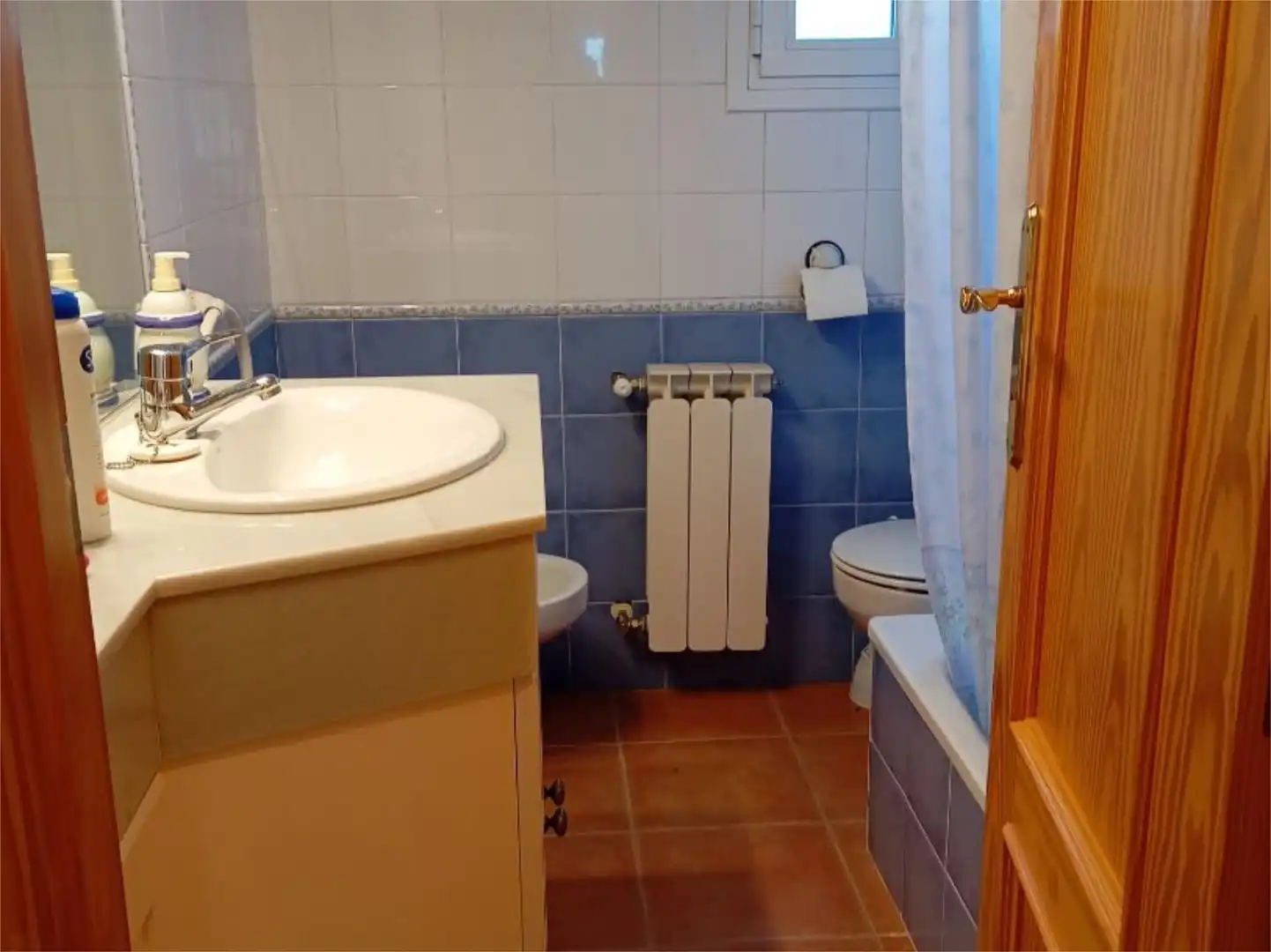 Piso en venta en Calle Picapedreros, 3, Las Jaras Baño de Piso en venta en Córdoba con Aire acondicionado, Calefacción y Jardín privado