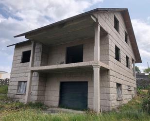 Vista exterior de Casa o xalet en venda en Vigo  amb Jardí privat, Terrassa i Traster