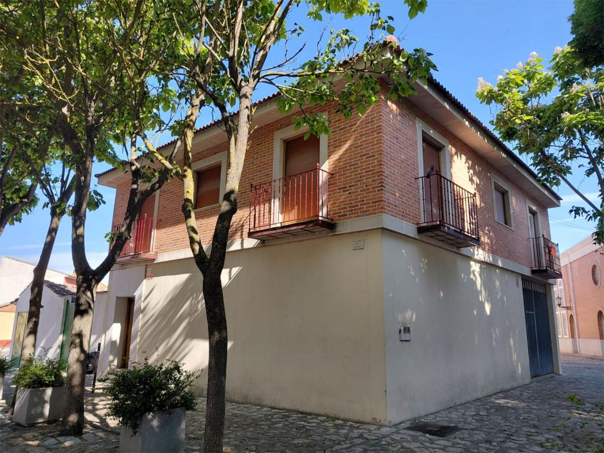 Exterior view of Flat for sale in Aldeamayor de San Martín  with Heating, Storage room and Balcony