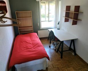 Dormitori de Casa adosada per a compartir en Tres Cantos amb Calefacció, Jardí privat i Parquet