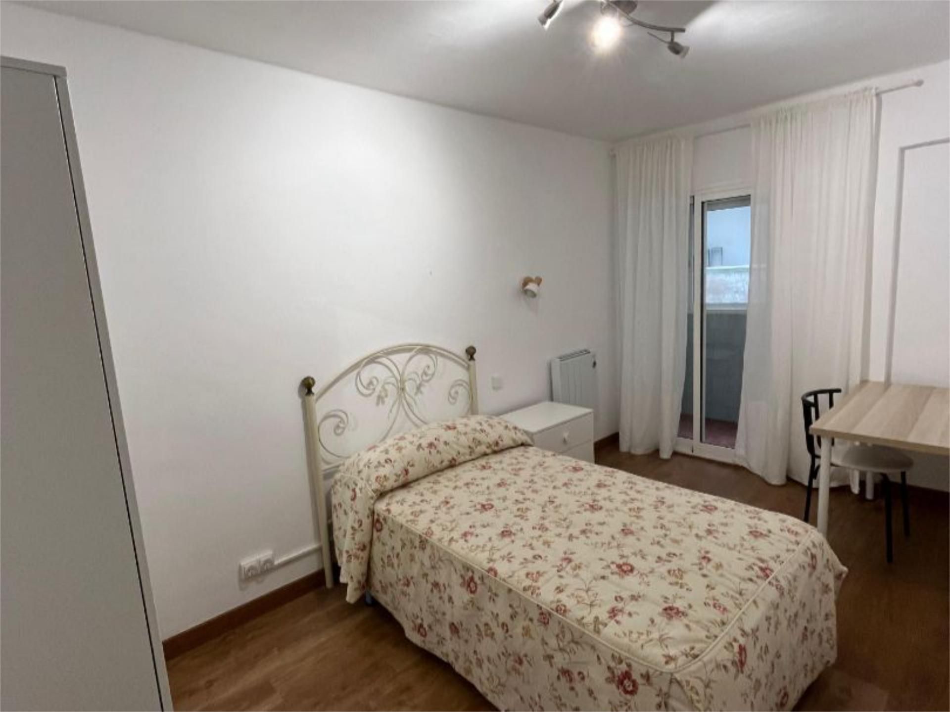 Bedroom of Flat to rent in  Zaragoza Capital  with Heating, Parquet flooring and Terrace