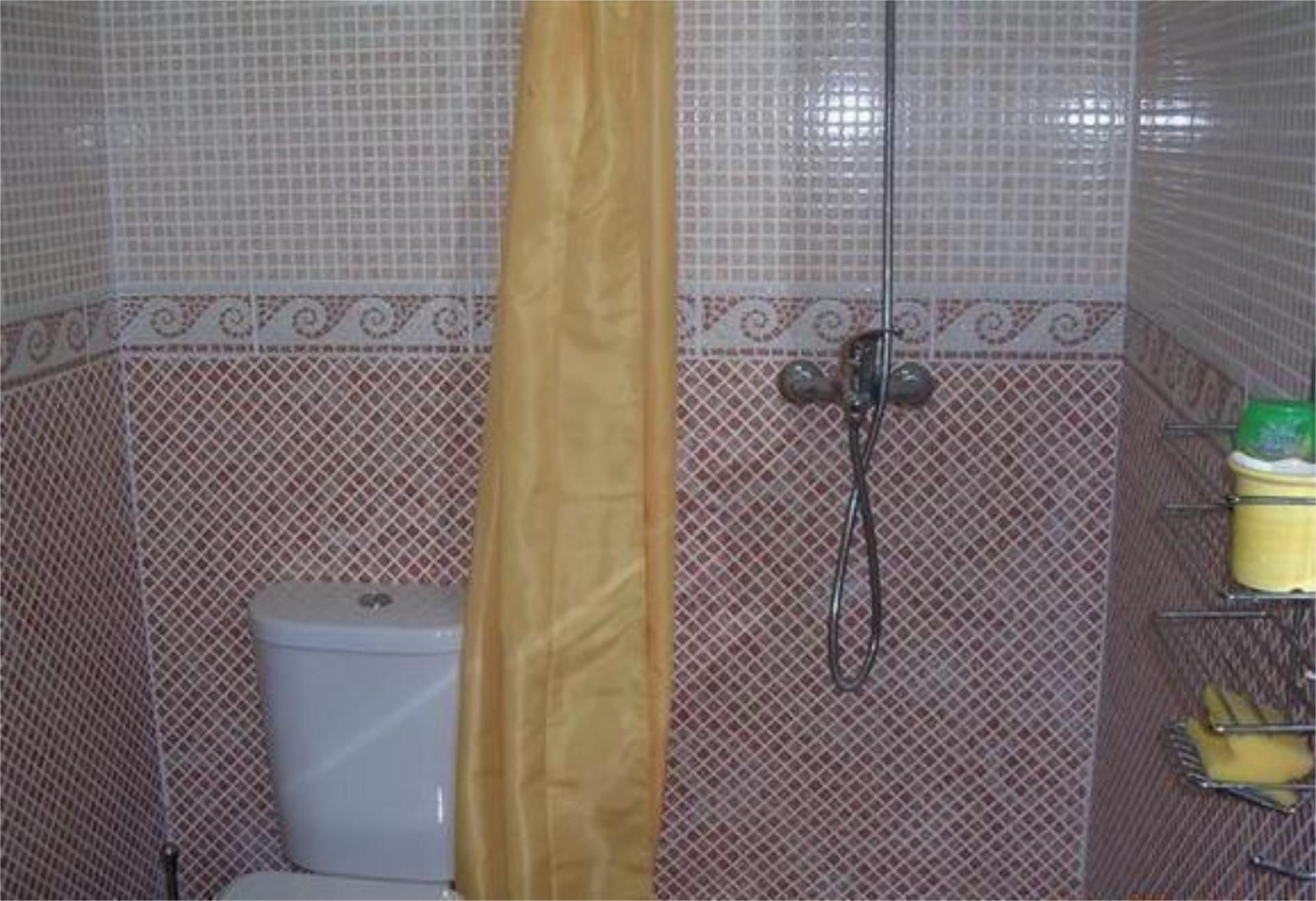 Bany de Apartament de lloguer en  Sevilla Capital amb Terrassa