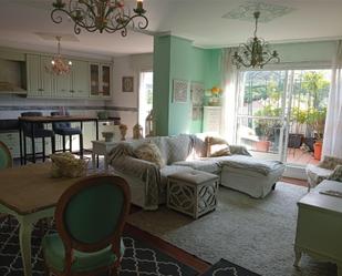Sala d'estar de Pis en venda en Moaña amb Aire condicionat i Terrassa