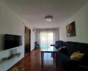 Living room of Flat to share in  Granada Capital  with Air Conditioner, Furnished and Oven